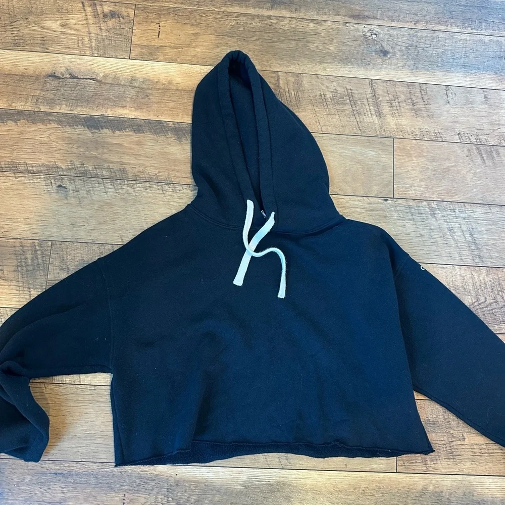 ALO Black Cropped Hoodie with White Drawstrings size M - Picture 1 of 2